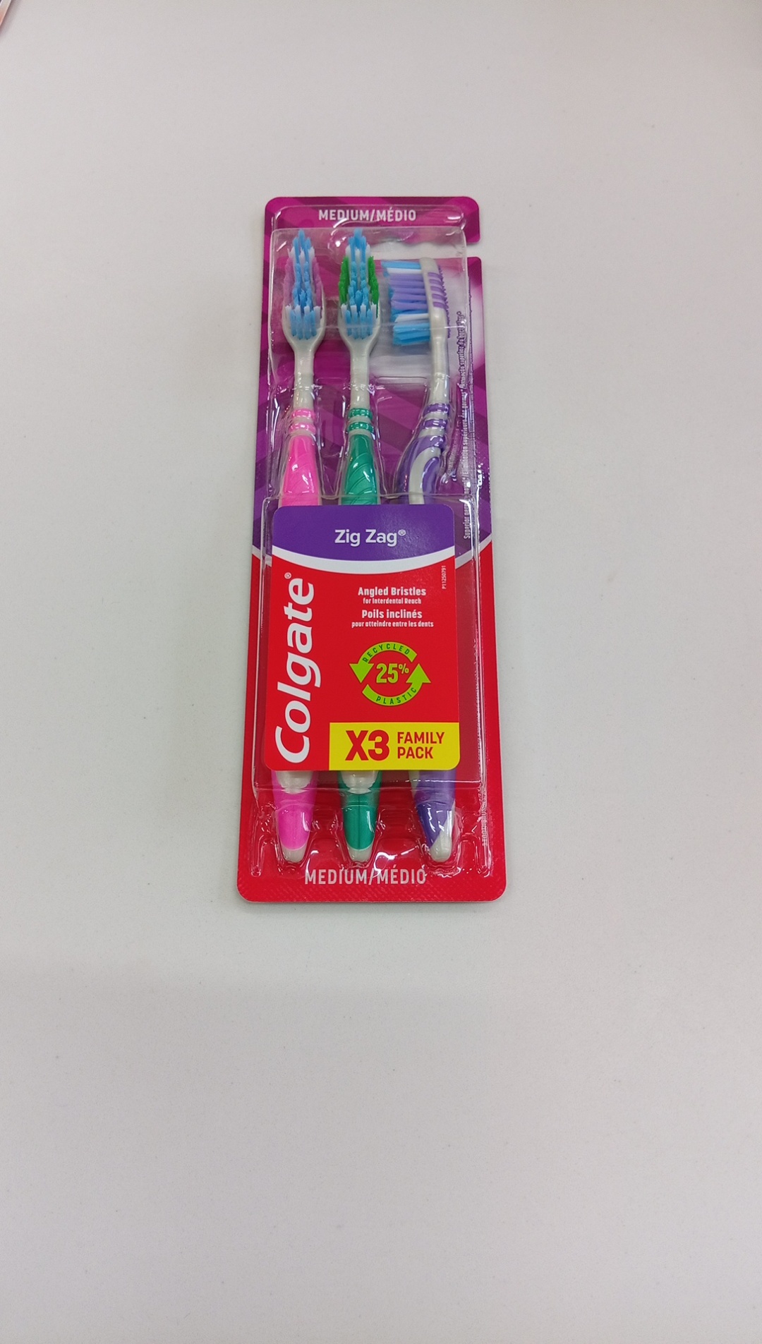 Colgate toothbrush X3 family pack Medium