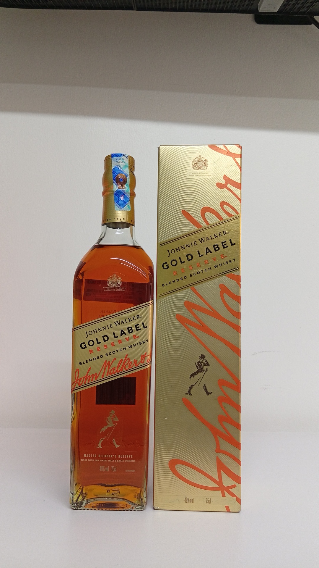 Johnnie walker gold label whisky